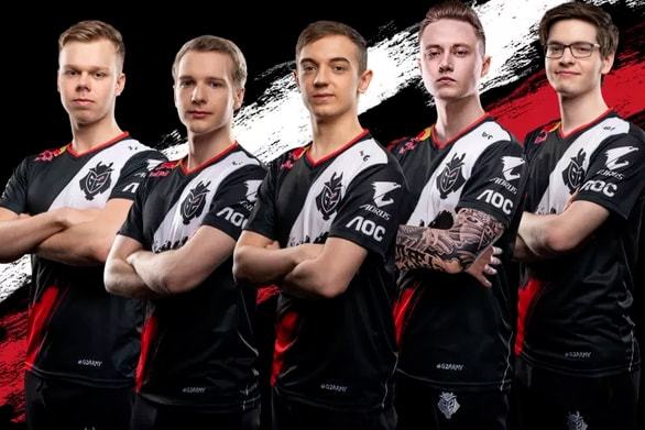 瑞士羽毛球公开赛：翁泓阳陈雨菲称王封后.