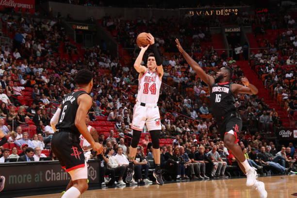 栏的竞争上 栏的竞争上